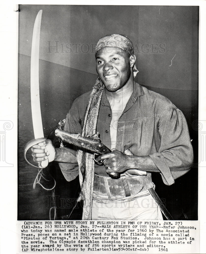 1961 Press Photo Rafer Johnson decathlete actor - Historic Images