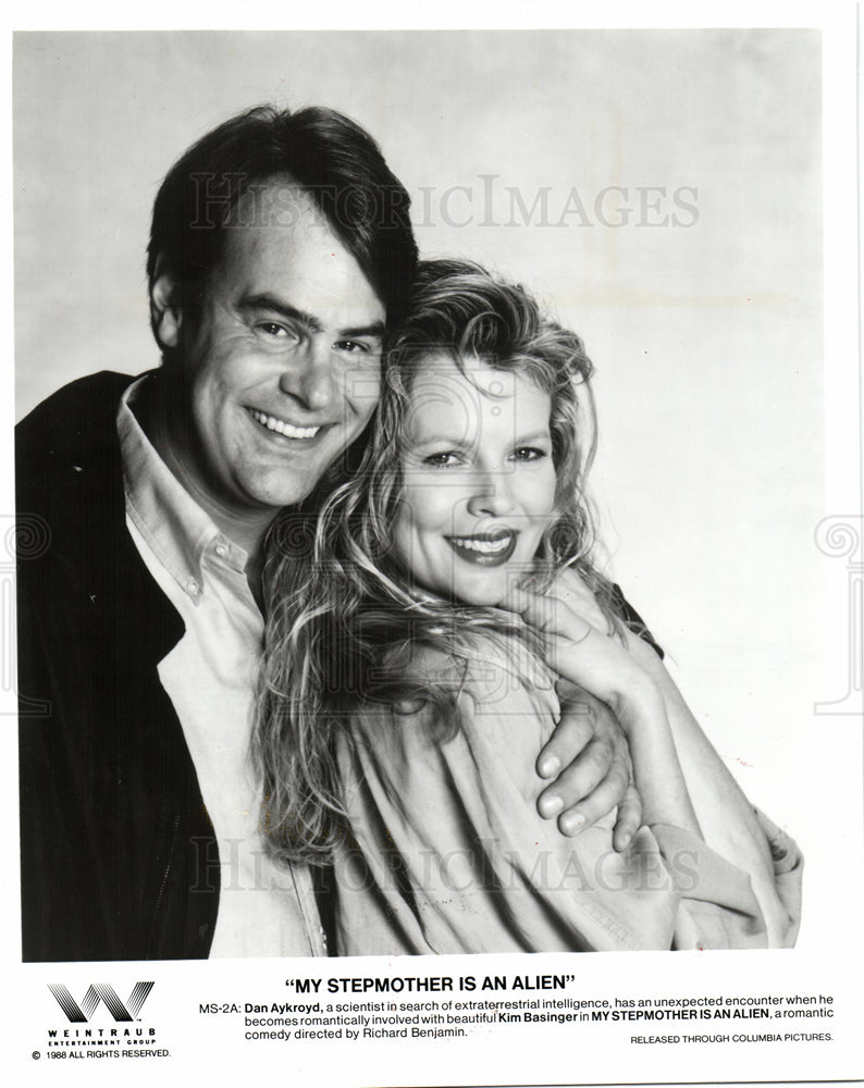 1991 Press Photo Dan Akroyd Kim Basinger My Stepmother - Historic Images