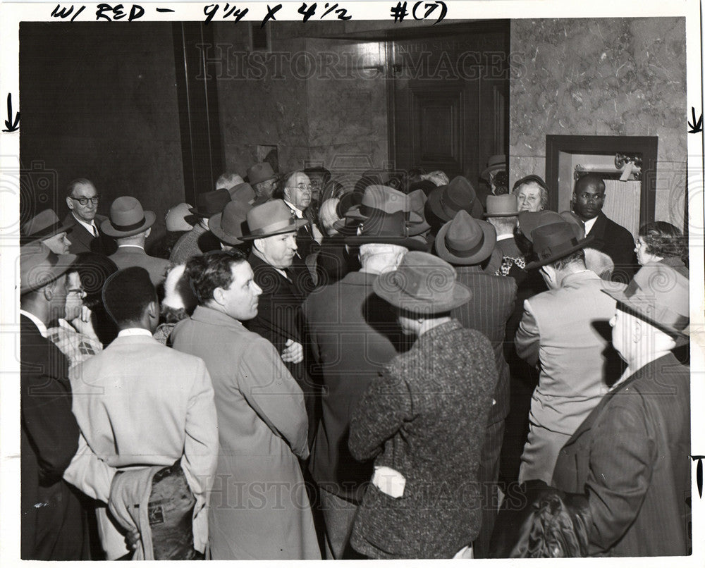 1954 Press Photo Crowd James Entrance to Federal Courtr - Historic Images