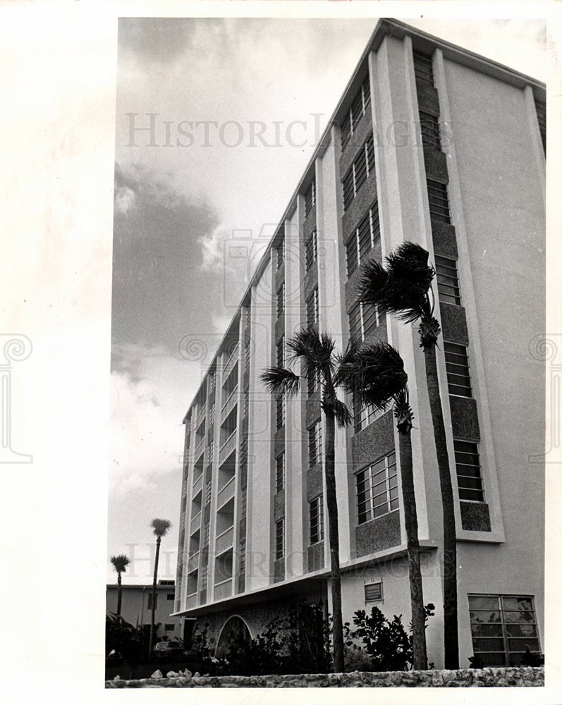 1966 Press Photo Cavalier Apartments Harbor Drive - Historic Images