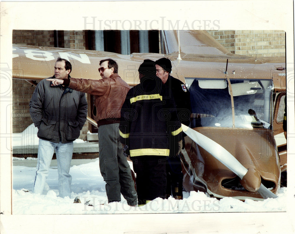 1992 Press Photo Dale Cason Warren airplane accident - Historic Images