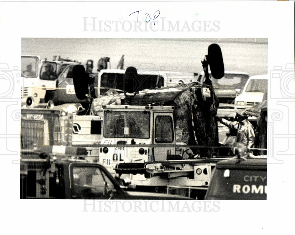 1987 Press Photo CRASH, - Historic Images