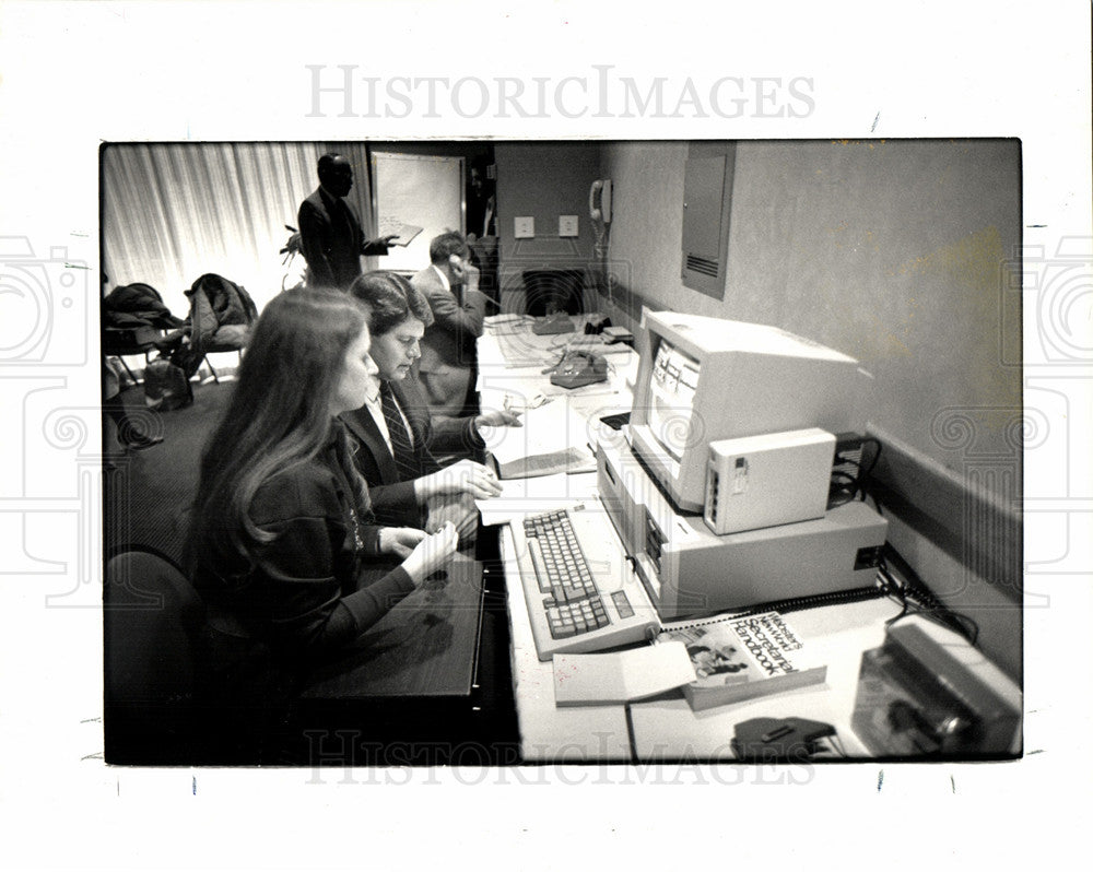 1987 Press Photo Donna Reed Grammas Steve Corrie FAA - Historic Images