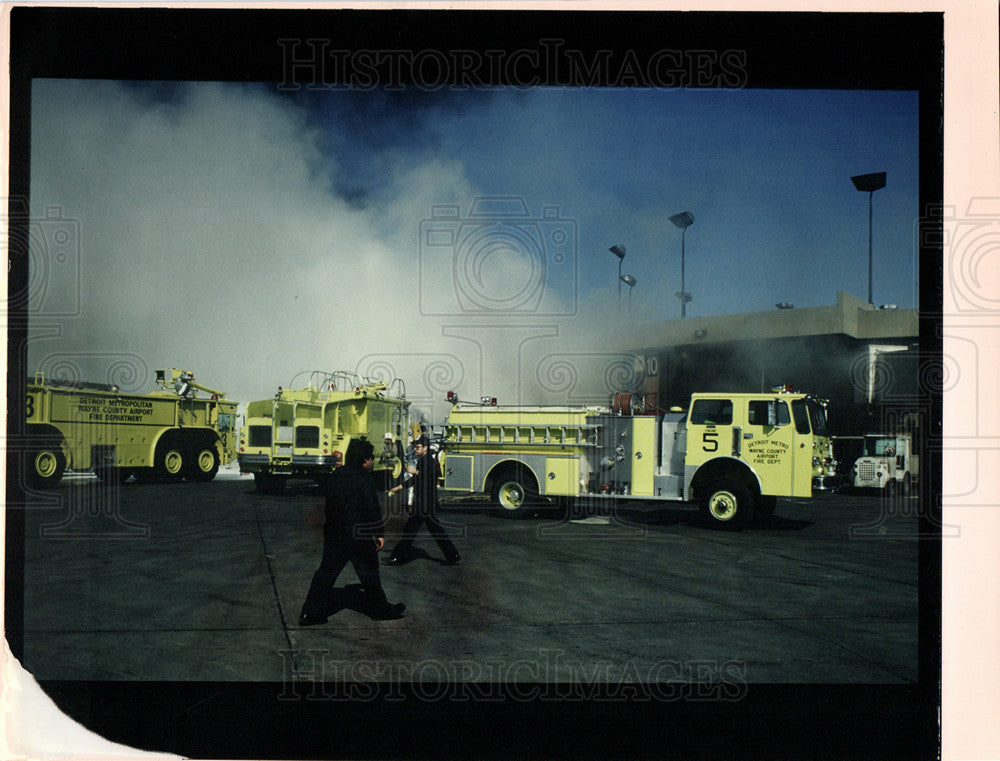 1987 Press Photo Northwest 2268 Detroit Metro Crash - Historic Images