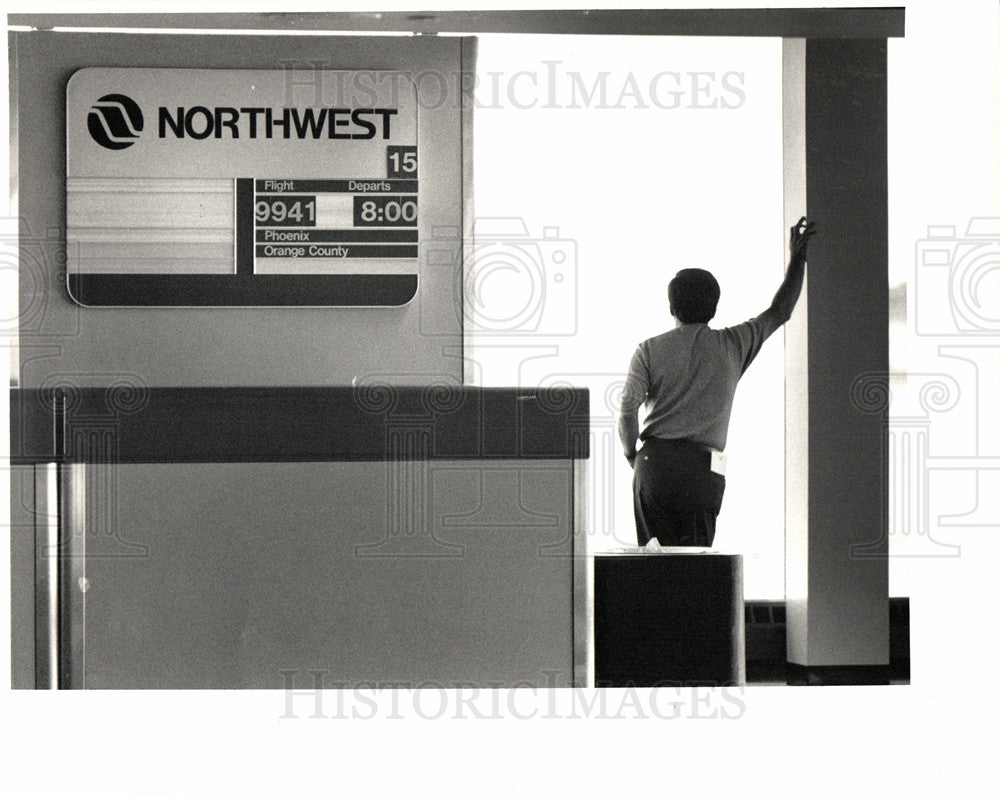 1987 Press Photo Airplane Accidents Detroit Flight 255 - Historic Images