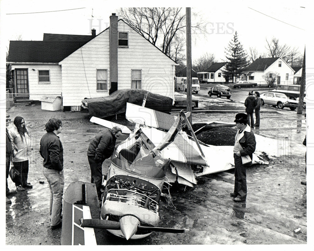 1981 Press Photo Plane Crash Warren Westminster House - Historic Images