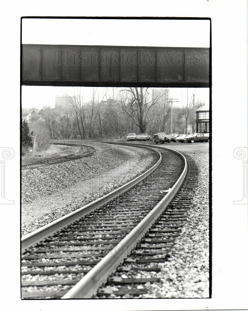 1990 Press Photo Train decapitation riding - Historic Images