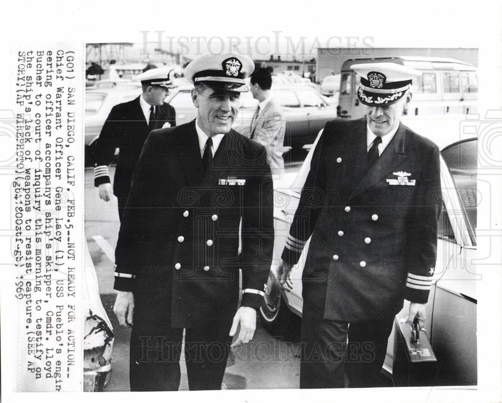 1969 Press Photo Gene Lacy Lloyd Bucher USS Pueblo - Historic Images