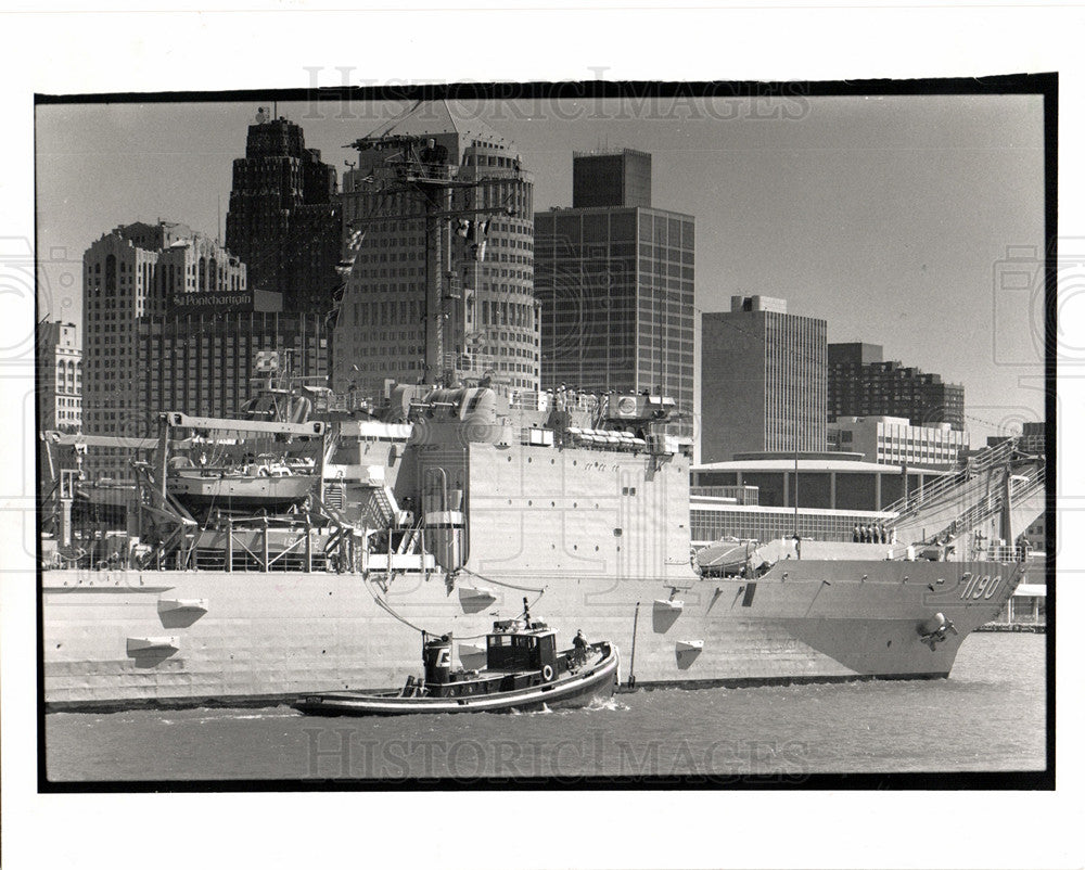 1989 Press Photo A PORT FOR THE FOURTH - Historic Images