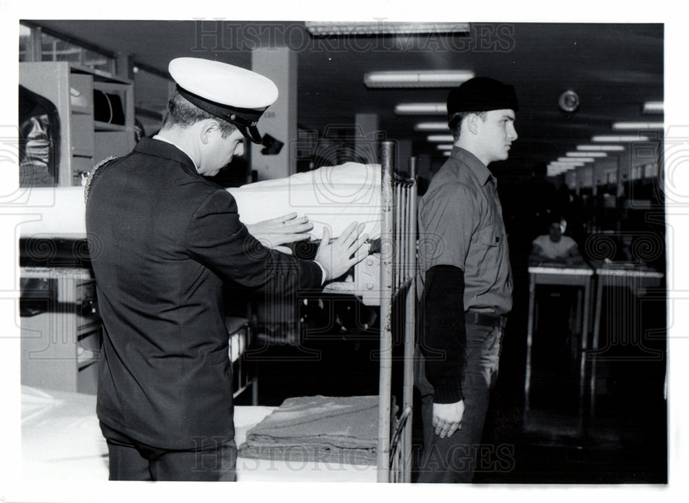 Company Commander&#39;s Bunk Inspection NA-Historic Images