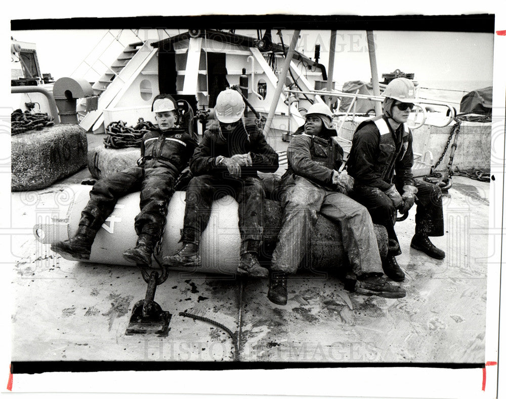 1992 Press Photo coast guard cutters Ralph Johnston - Historic Images