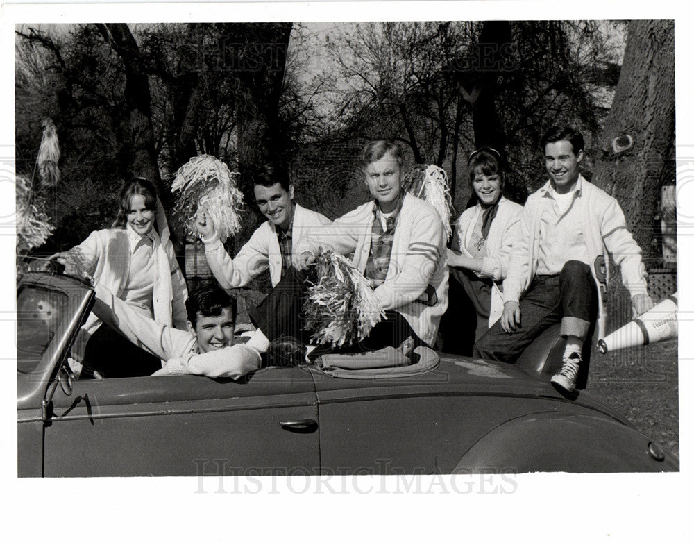 1974 "Senior Year" CBS Television - Historic Images