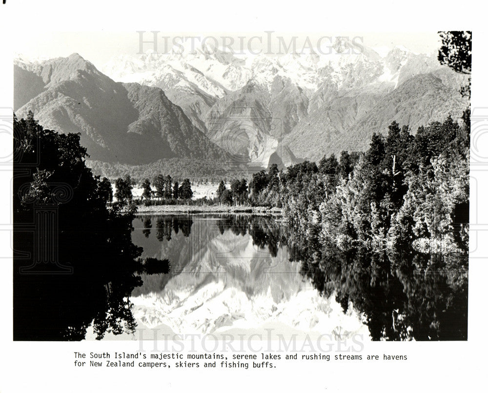 1990 Press Photo New Zealand lake South Island nature - Historic Images