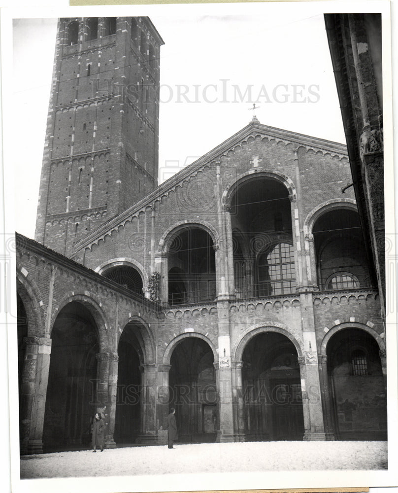 1952 Press Photo Milan Italy Basilica Saint Ambrose - Historic Images