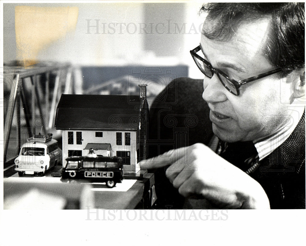 1978 Press Photo Town hall, cars, truck, mayor - Historic Images