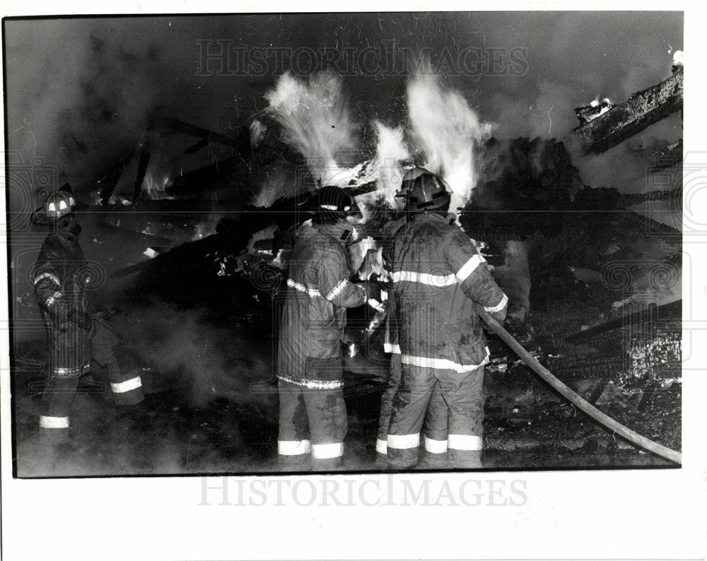 1989 Press Photo FIRE FIGHT, VICTIMS, COWARDS, HEROES - Historic Images