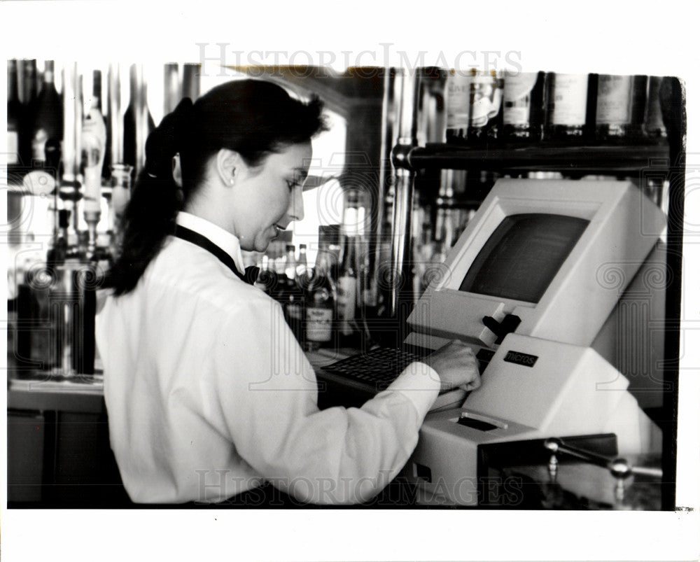 1991 Press Photo computer bartender - Historic Images