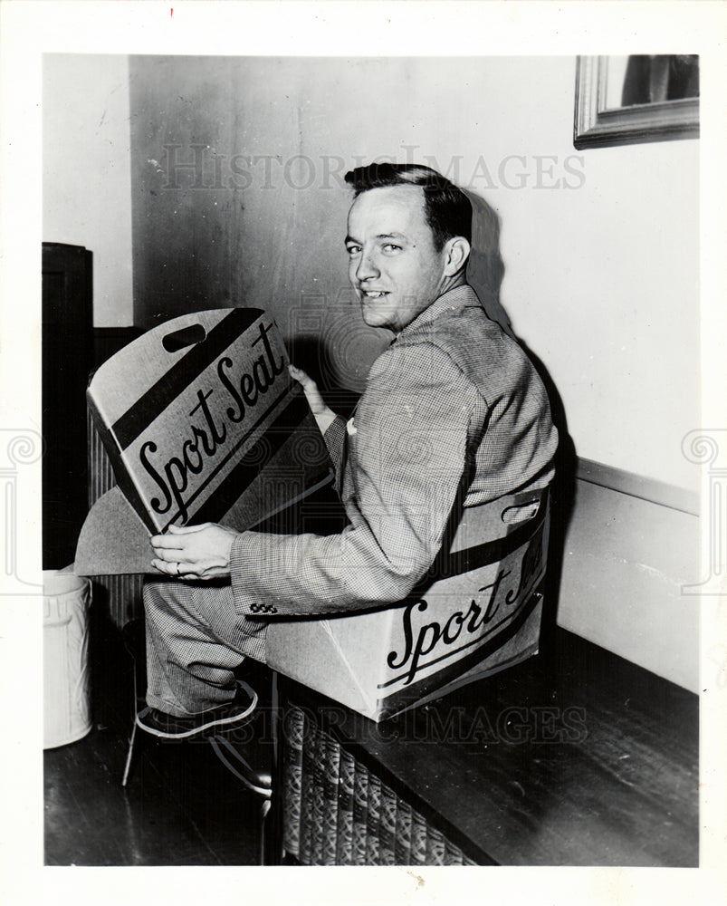 1954 Press Photo sport seat Harvey Myrick - Historic Images