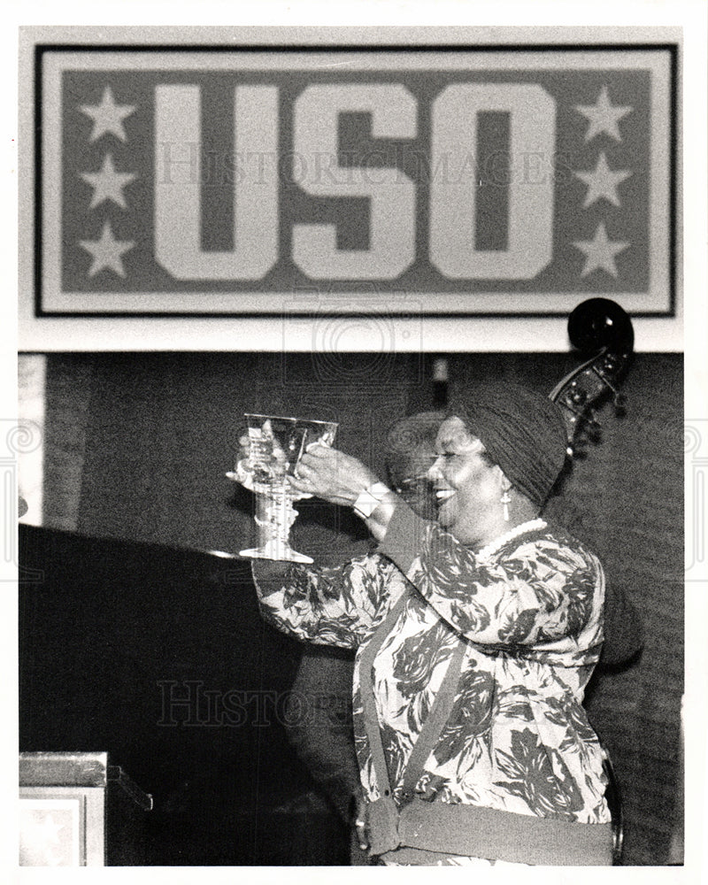 1989 Press Photo Pearl Bailey Actress Singer USO Award - Historic Images