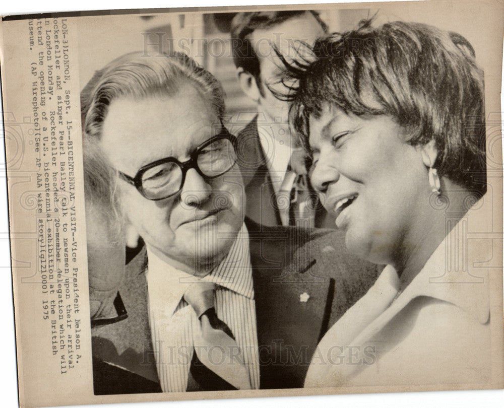 1975 Press Photo Pearl Bailey Nelson Rockfeller London - Historic Images