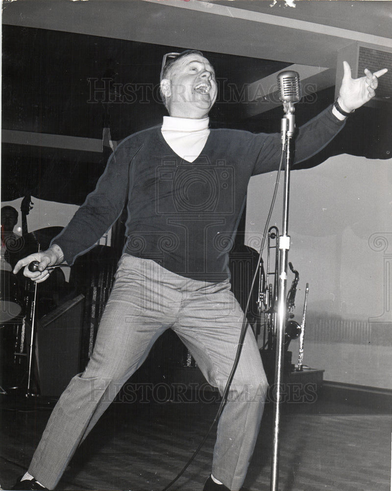 1965 Press Photo Mickey Rooney ringside Latin quater - Historic Images