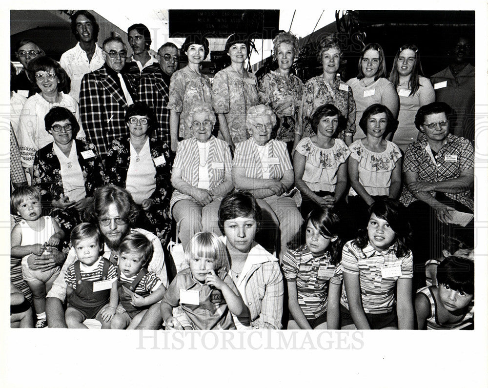 1978 Press Photo Twins Reunion Photo Hugh Grannum - Historic Images