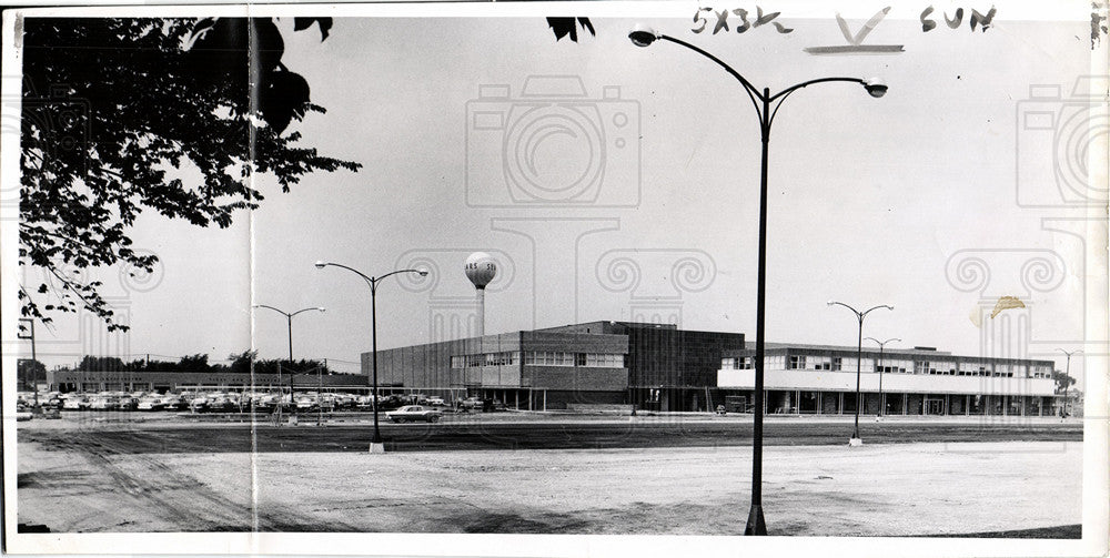 1956 Press Photo Sear&#39;s store Roebuck co - Historic Images