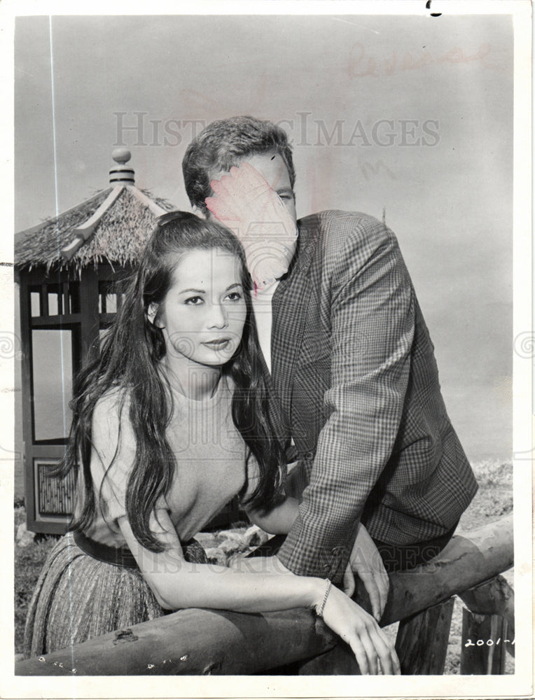 1969 Press Photo Nancy Kwan and Doug McClure - Historic Images