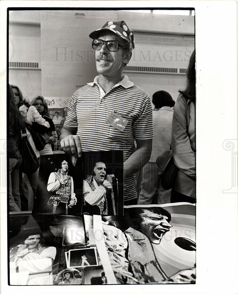 1977 Press Photo A Stock Broker - Historic Images