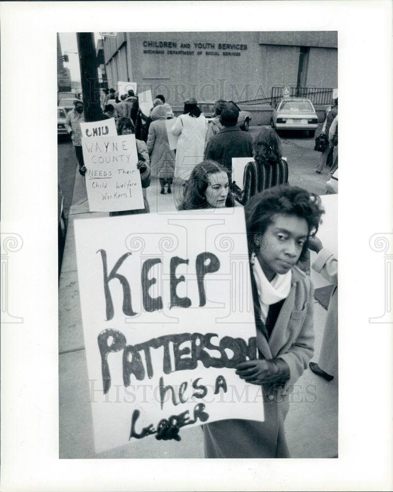 1988 Press Photo protestors children youth services - Historic Images