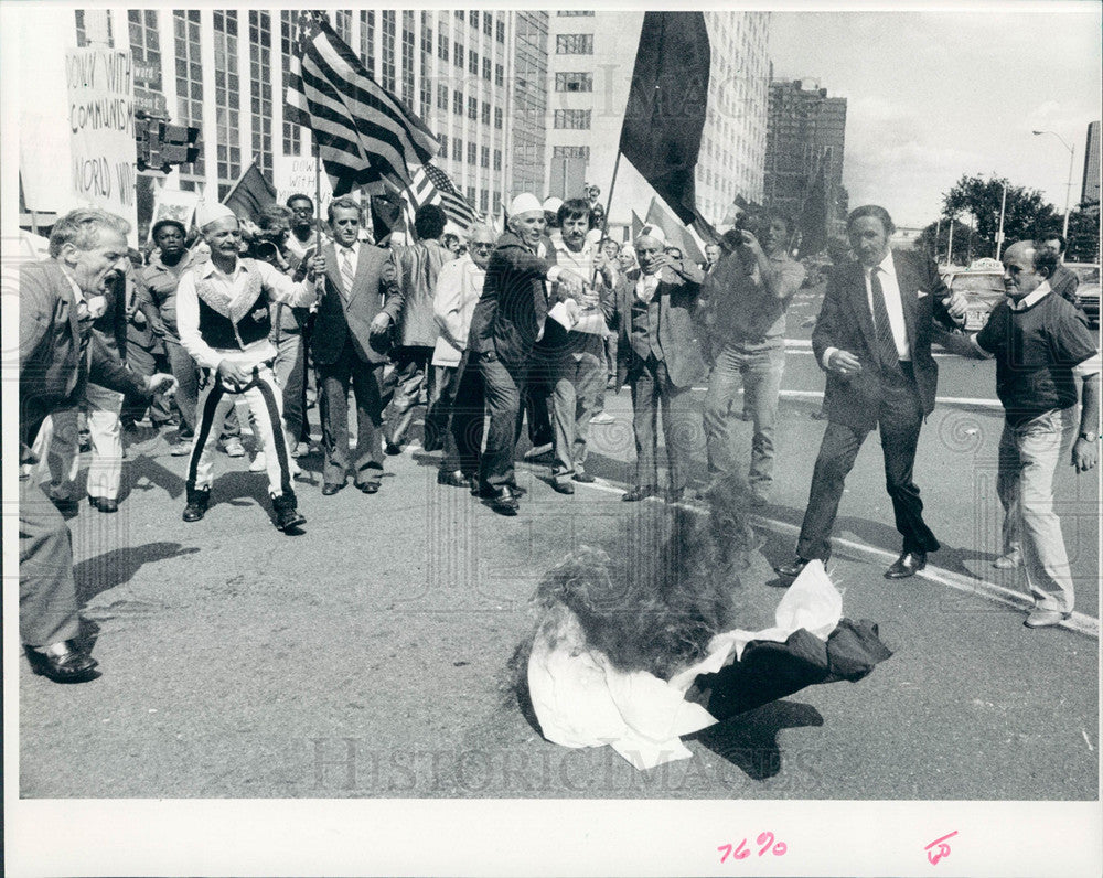 1986 Press Photo Hart Plaza Abania Protests Yugoslavia - Historic Images