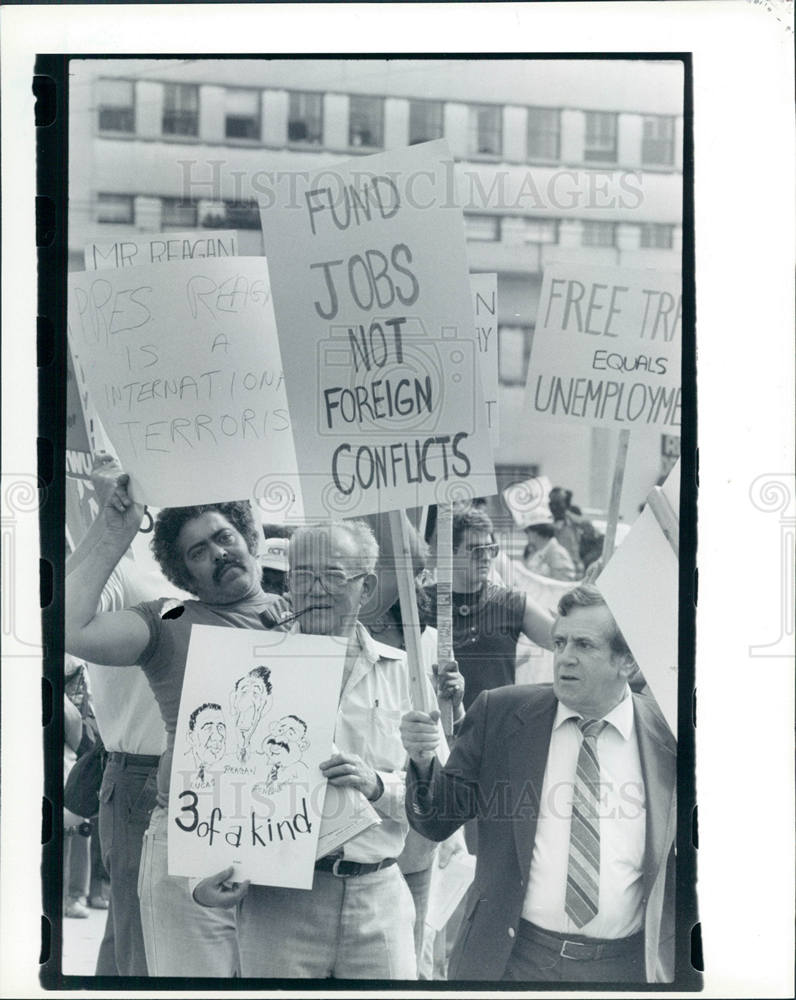 1986 Press Photo protestors no jobs crowd president - Historic Images