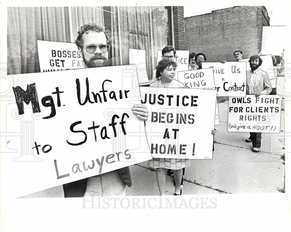 1978 Press Photo Attorneys Picket Wayne County Services - Historic Images