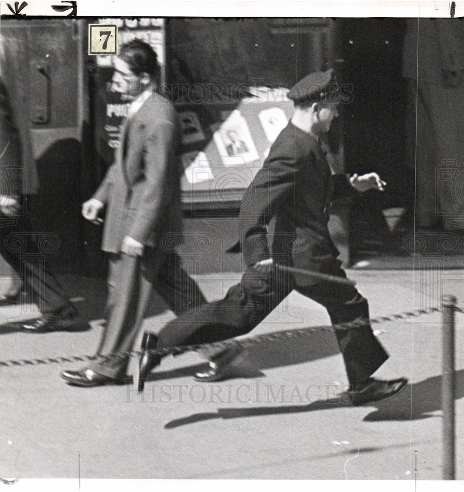 1950 Jack Schermerhorn reporter Detroit LA-Historic Images