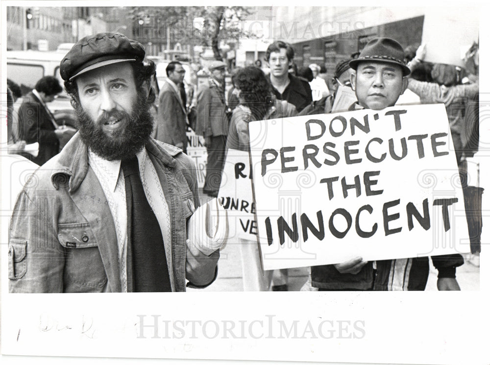 1977 Press Photo Veteran's hospital demonstrators - Historic Images