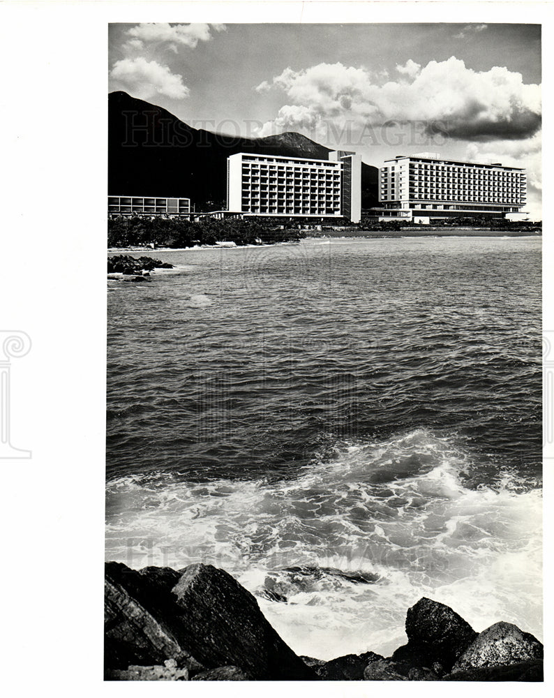 1963 Venezuela beach tourism macuto hotel-Historic Images