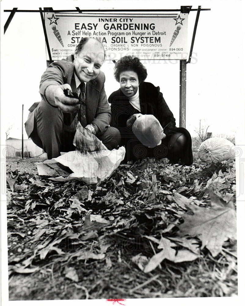 1975 Press Photo vacant lots gardening urban renewal - Historic Images