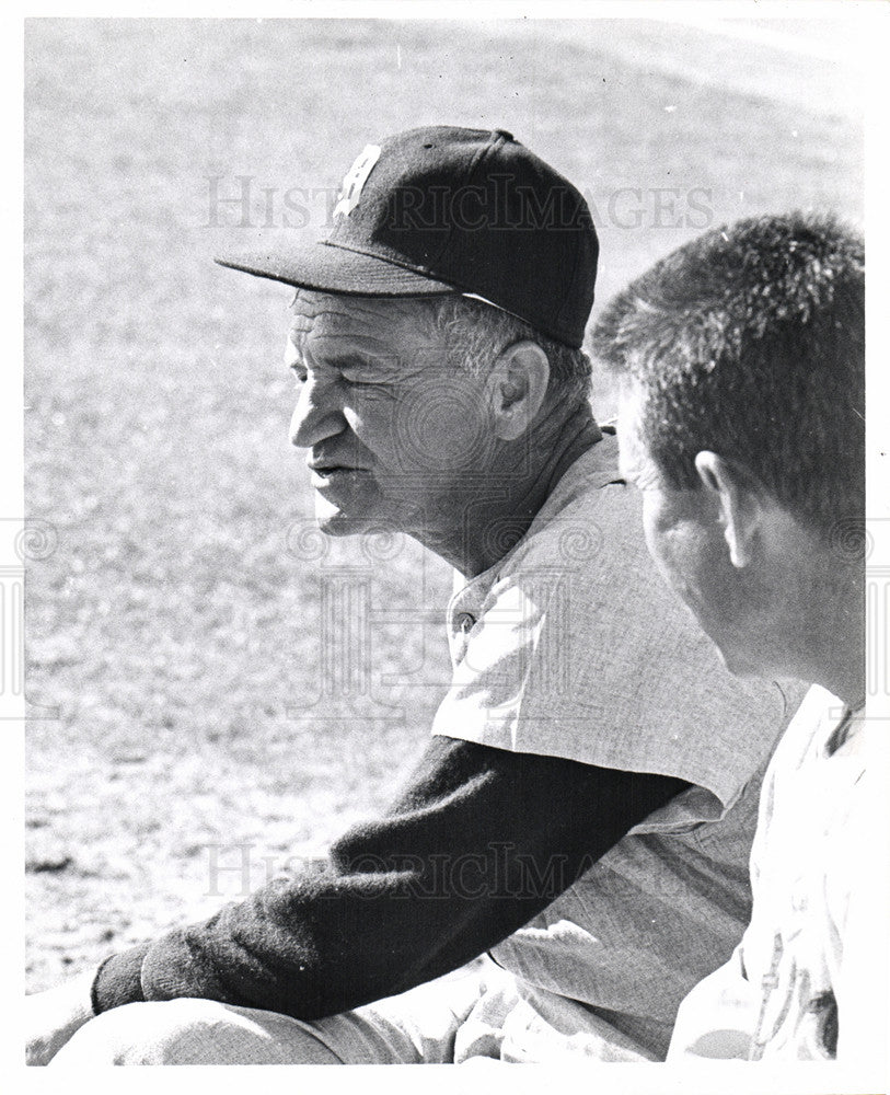 1967 Press Photo Don Heffner MLB Second Baseman Coach - Historic Images