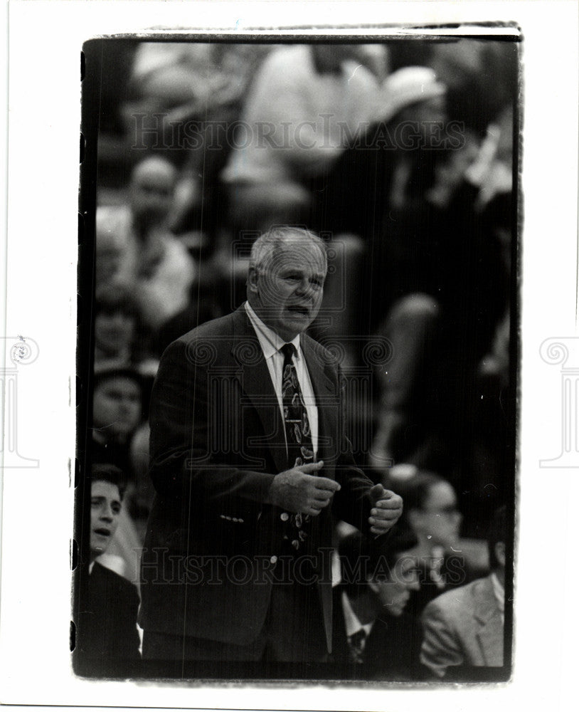 1992 Press Photo Sports Coach Basketball Jud Heathcote - Historic Images