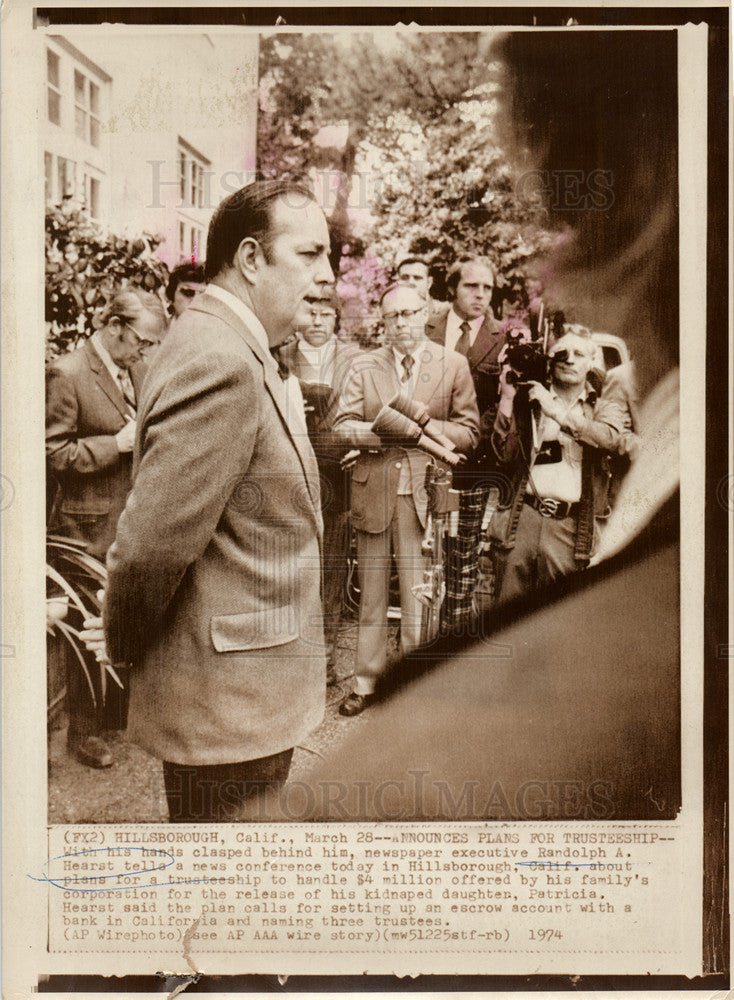 1974 Press Photo Hearst ANNOUNCES PLANS FOR TRUSTEESHIP - Historic Images