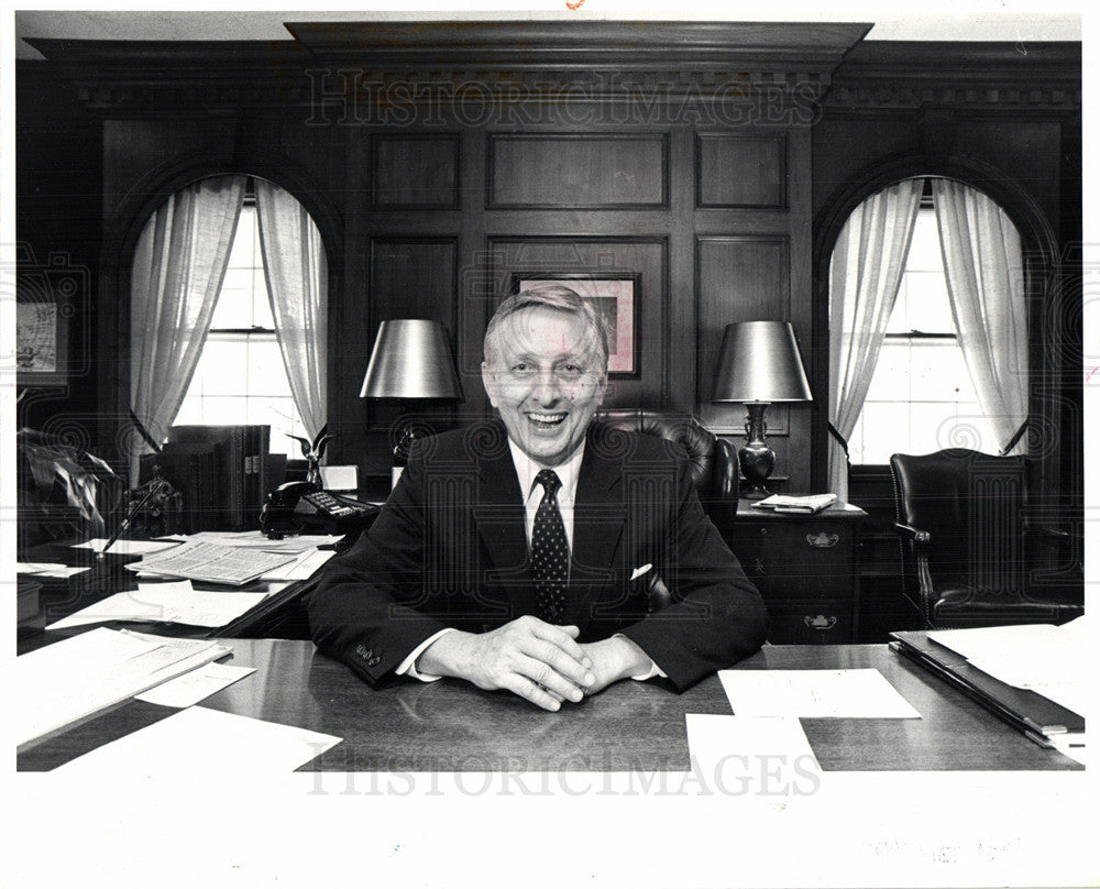 1982 Press Photo Dick Headlee Michigan governor - Historic Images