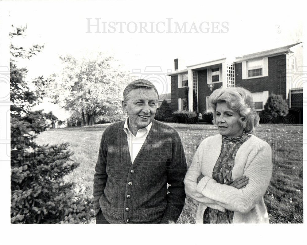 1982 Press Photo Richard Headlee Michigan Governor race - Historic Images