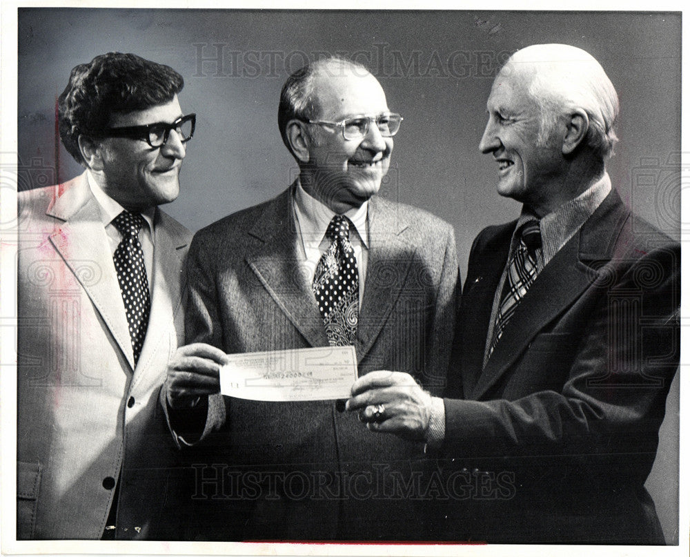 1974 Press Photo Dave Henes Free Press Charities - Historic Images