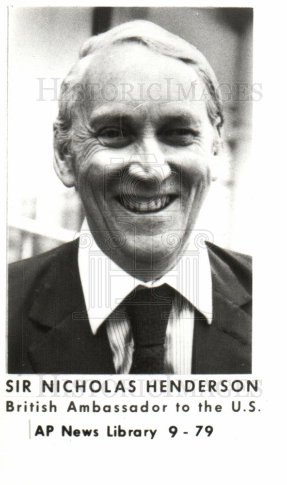 1979 Press Photo Sir Nicholas Henderson British Ambassa - Historic Images