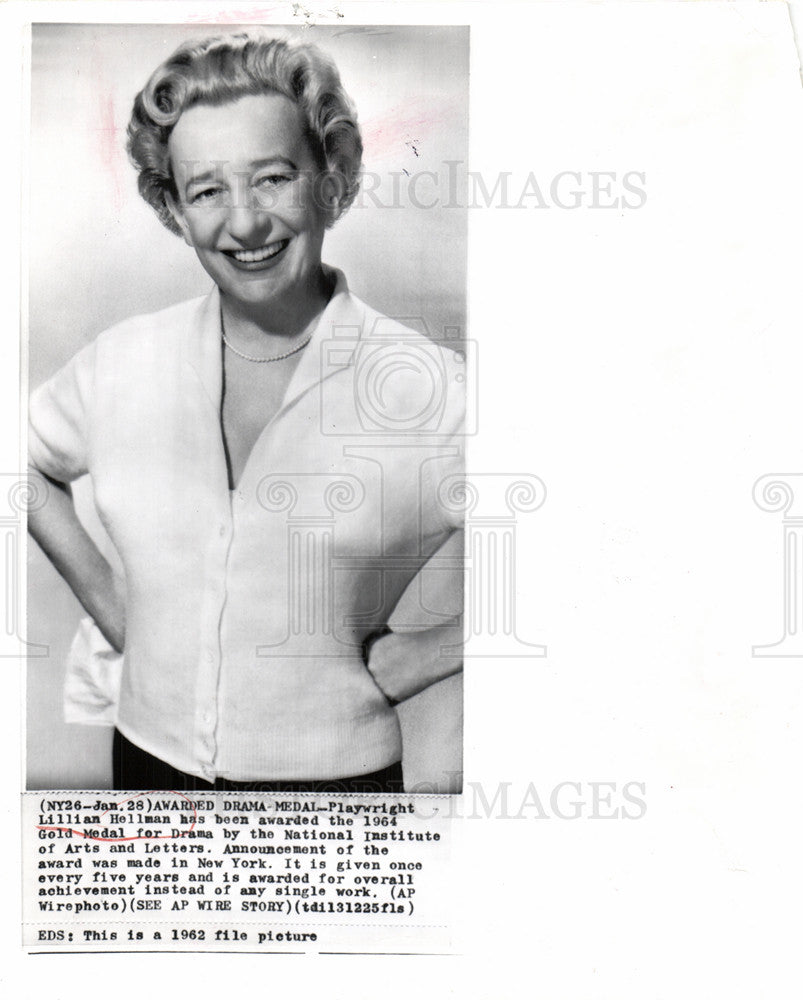 1978 Press Photo Awarded Drama Medal- - Historic Images