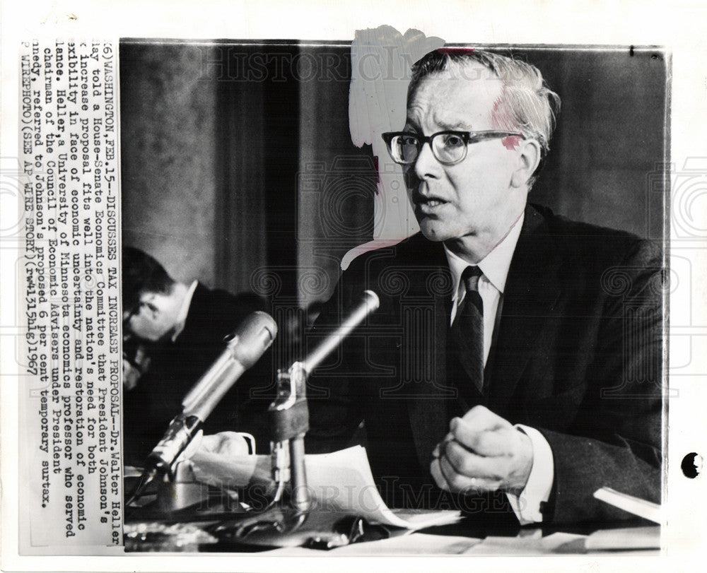 1967 Press Photo Walter Heller Economist Washington - Historic Images