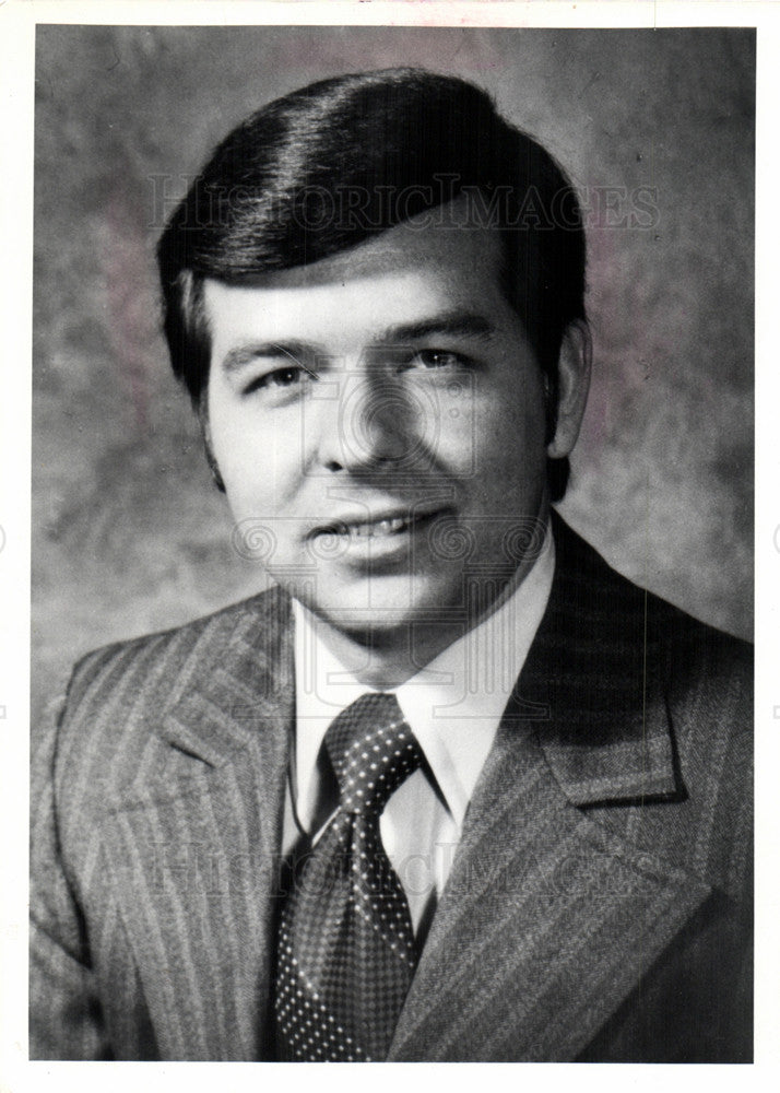 1975 Press Photo State Senator John C. Hertel - Historic Images