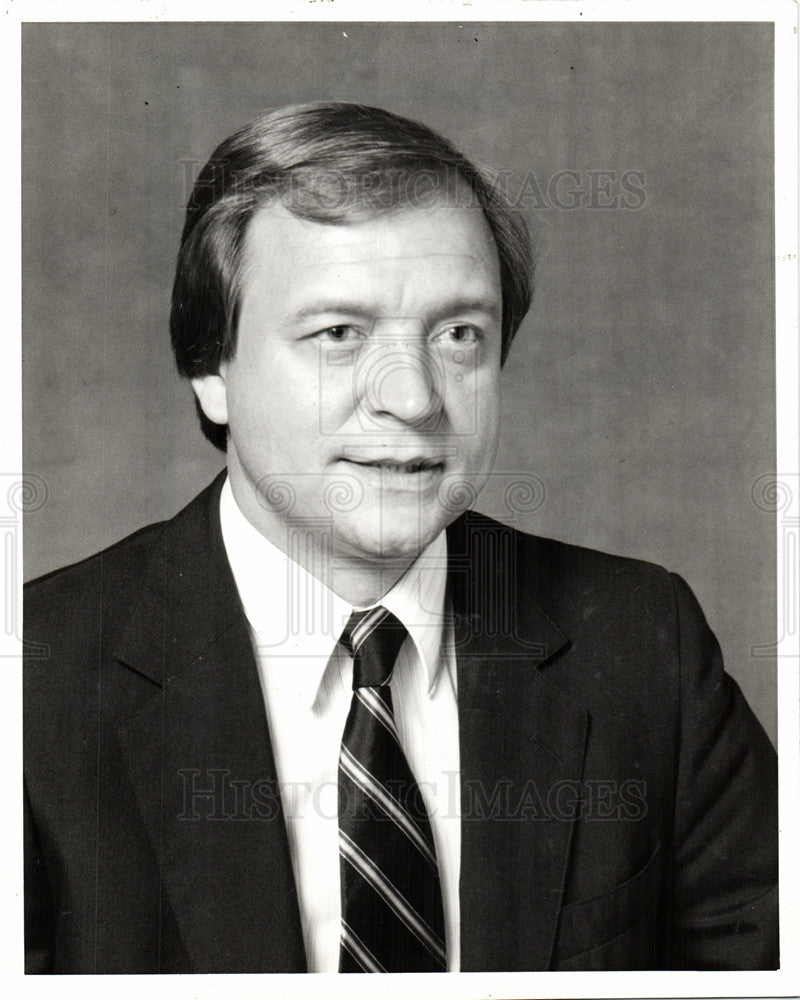 1986 Press Photo Dennis Mark Hertel Congressman Lawyer - Historic Images