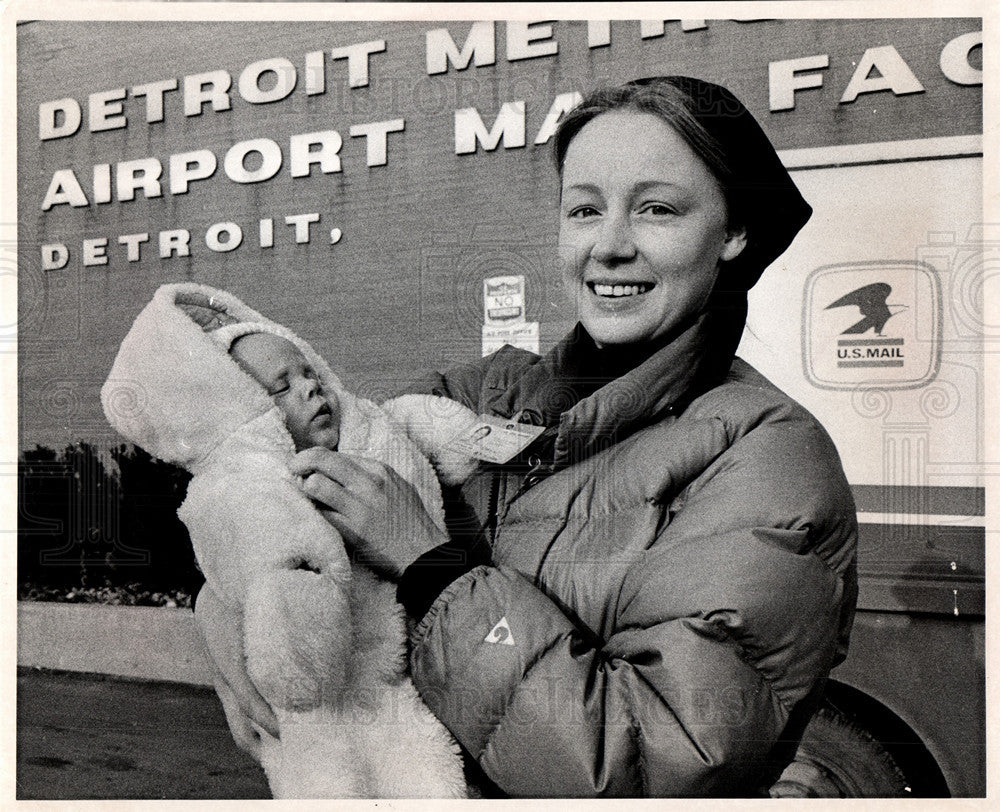 1974 Press Photo Rita Herrala baby Metro post office - Historic Images