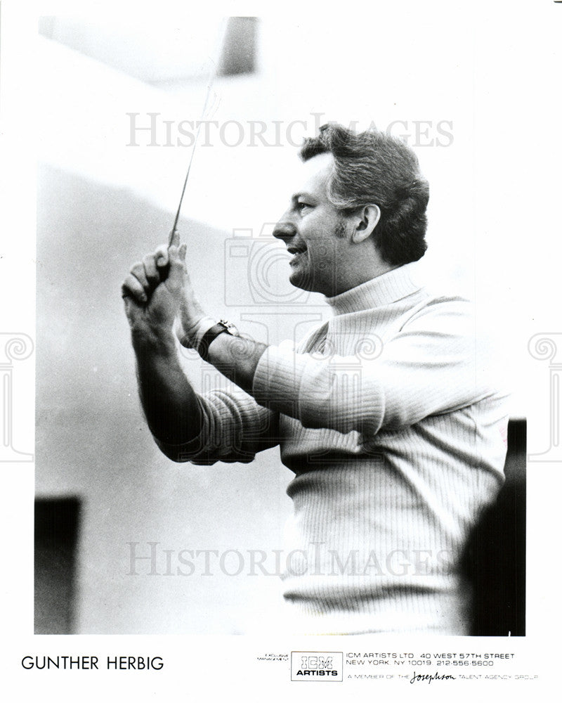 1988 Press Photo Gunther Herbig conductor orchestra - Historic Images